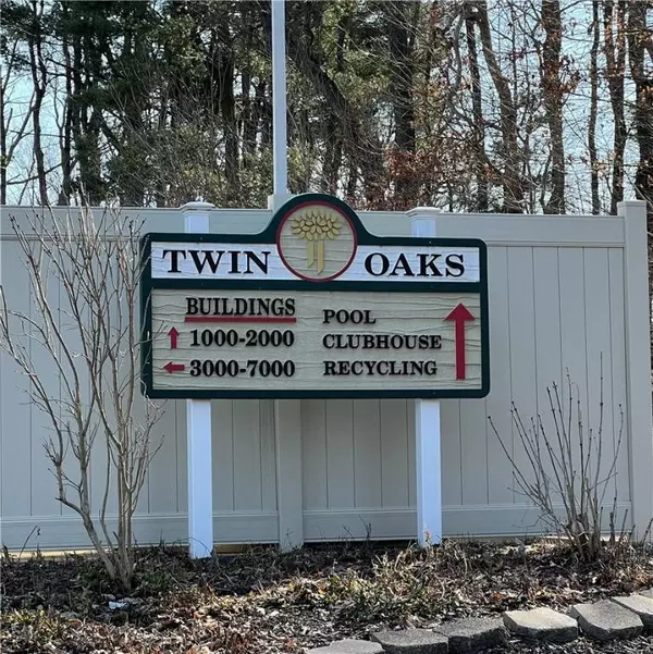 5079 Sanlin Dr, Moon/crescent Twp, PA 15108