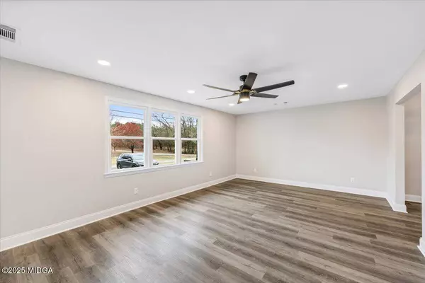 105 Pineview Drive, Macon, GA 31217