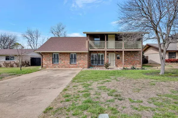 910 Prestwick Lane, Richardson, TX 75080