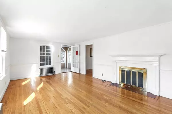 29 Hastings, Greenfield, MA 01301