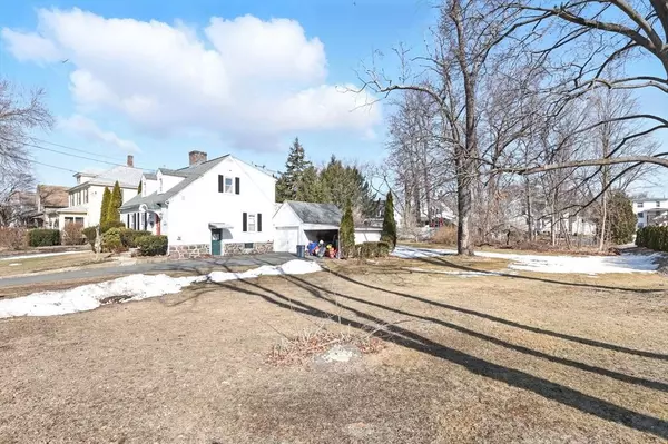 29 Hastings, Greenfield, MA 01301