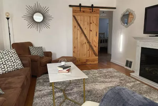 236 W Howard Ave, Milwaukee, WI 53207