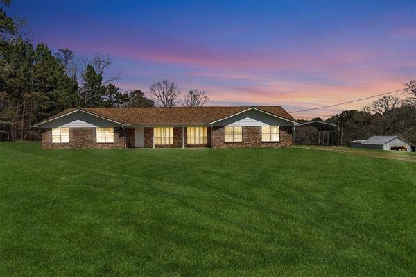 70 Paul Dixon RD, Huntsville, TX 77320