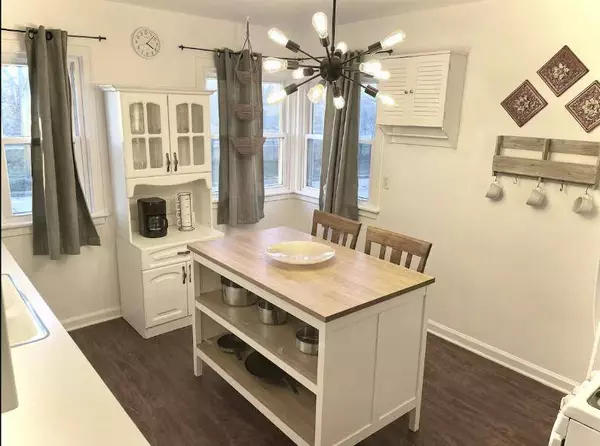 236 W Howard Ave, Milwaukee, WI 53207