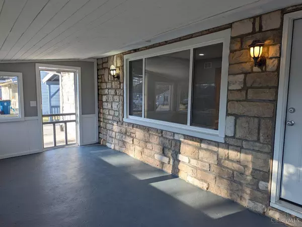 3457 Virginia Dr, Amelia, OH 45102