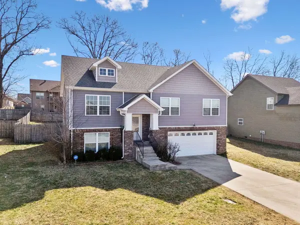 952 Harding Dr, Clarksville, TN 37042