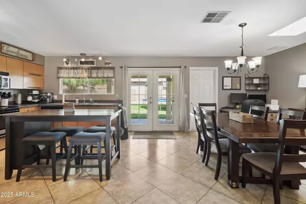 419 N VALENCIA Drive, Chandler, AZ 85226