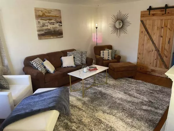 236 W Howard Ave, Milwaukee, WI 53207