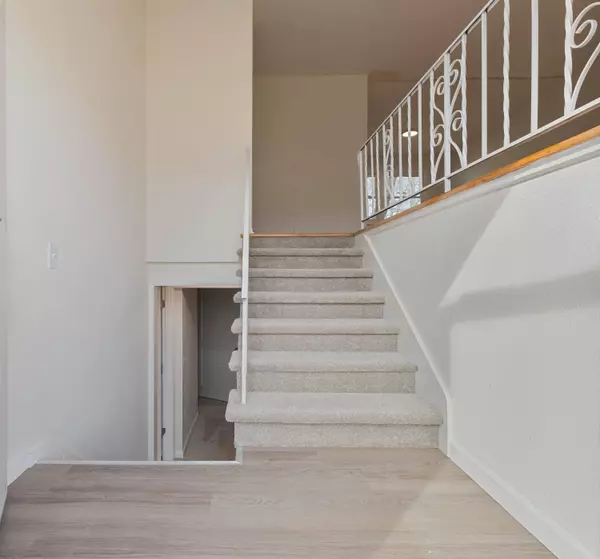 4020 BEL AIR DR, Council Bluffs, IA 51501