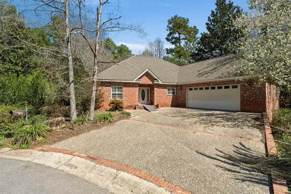 28 Classic Woods Dr., Hattiesburg, MS 39402