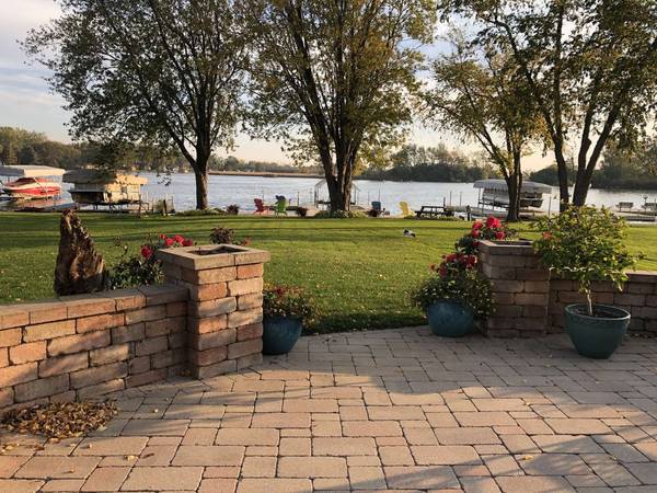 41691 N Lotus AVE, Antioch, IL 60002