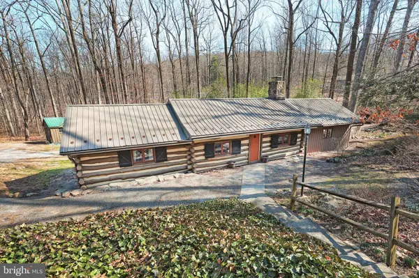 6227 PIGEON HILL RD, Spring Grove, PA 17362