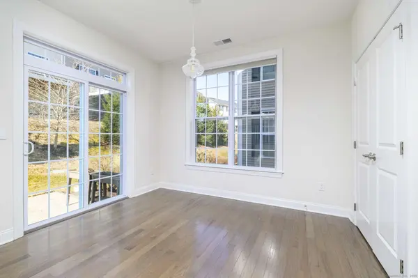 6 Putnam Lane #6, Danbury, CT 06810