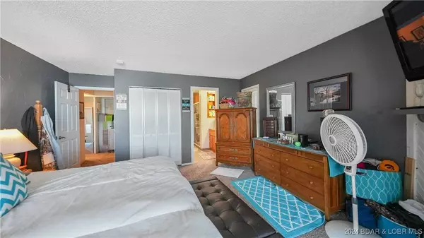 5112 Osage Beach Pkwy #111 & 121, Osage Beach, MO 65065