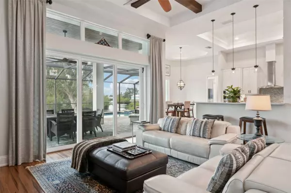 609 COLONIAL BAY DR, Nokomis, FL 34275