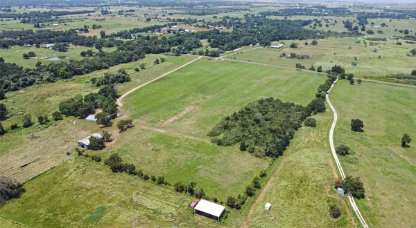 451 Pleasant Grove RD, Elgin, TX 78621