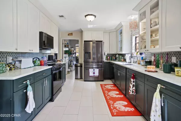 2779 Seminole DR, Marianna, FL 32446