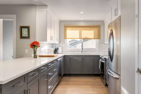 60 Beddington WAY NE, Calgary, AB T3K 1M9