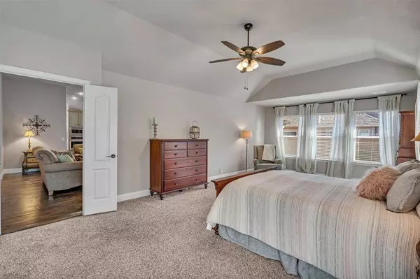 541 Tierra Vista Way, Fort Worth, TX 76131