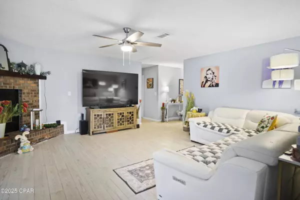 2779 Seminole DR, Marianna, FL 32446