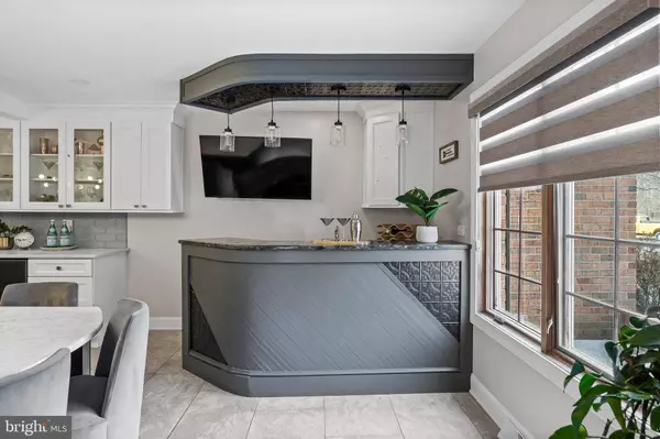 1405 GEORGIAN DR, Moorestown, NJ 08057