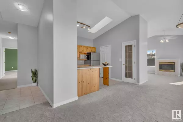 #303 9745 96A ST NW, Edmonton, AB T6C 4P7