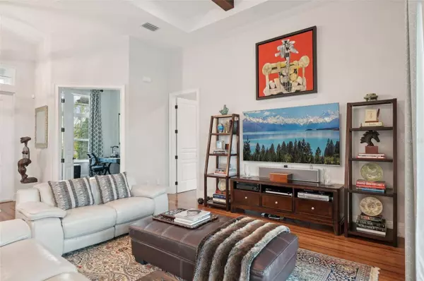 609 COLONIAL BAY DR, Nokomis, FL 34275