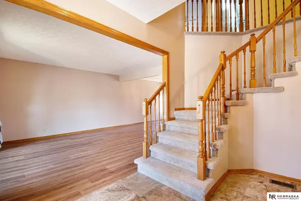 309 Fall Creek Road, Papillion, NE 68133