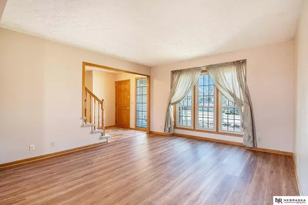 309 Fall Creek Road, Papillion, NE 68133