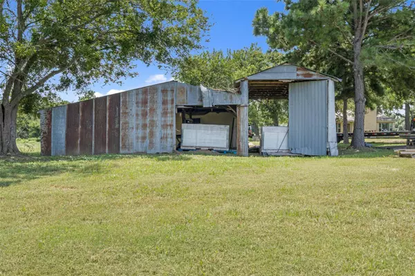 451 Pleasant Grove RD, Elgin, TX 78621