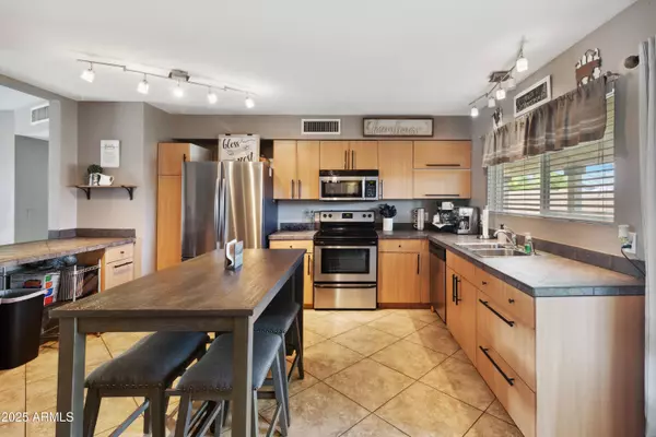 419 N VALENCIA Drive, Chandler, AZ 85226