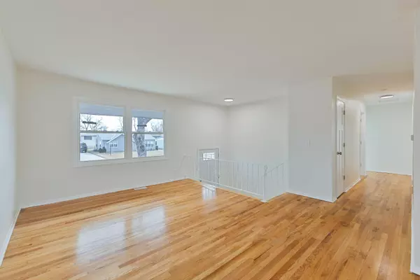 4020 BEL AIR DR, Council Bluffs, IA 51501