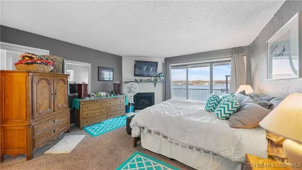 5112 Osage Beach Pkwy #111 & 121, Osage Beach, MO 65065