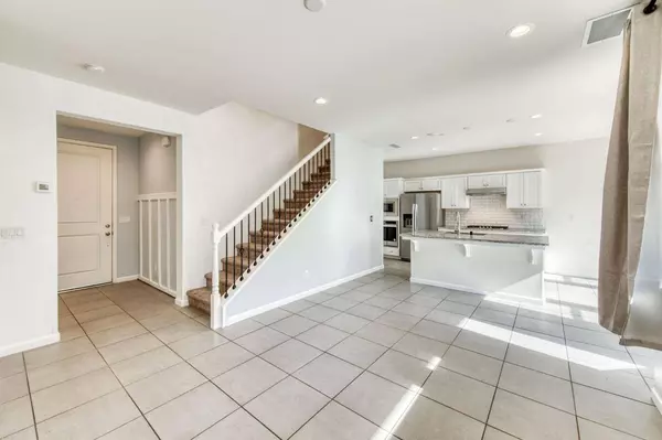 828 Winchell Way, Madera, CA 93636