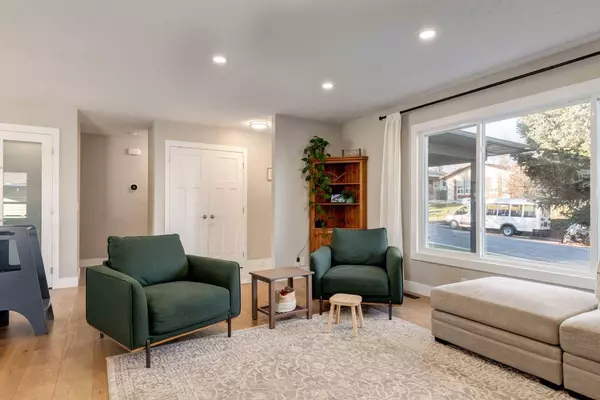 60 Beddington WAY NE, Calgary, AB T3K 1M9