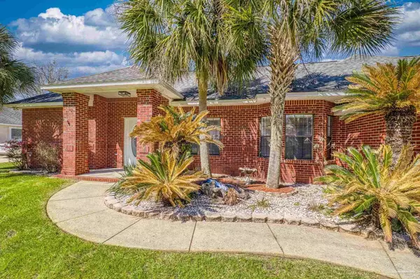 1831 Shady Creek Dr, Cantonment, FL 32533