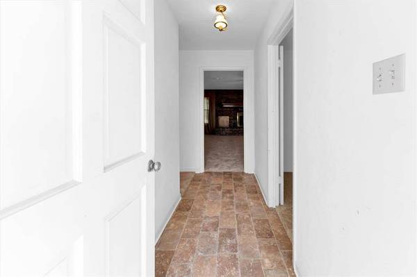 70 Paul Dixon RD, Huntsville, TX 77320