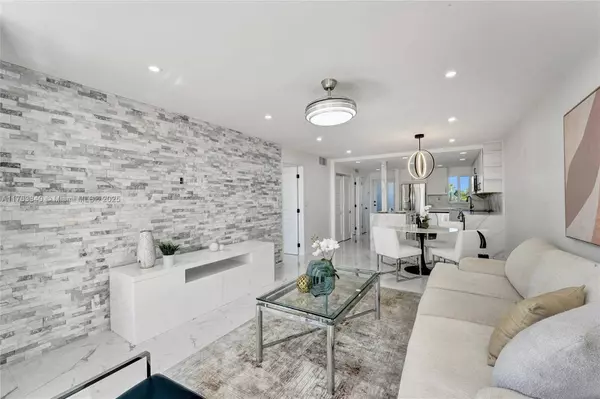 8900 Washington Blvd #506A, Pembroke Pines, FL 33025