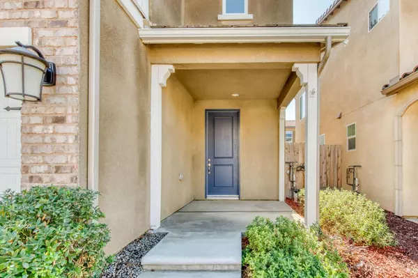 828 Winchell Way, Madera, CA 93636