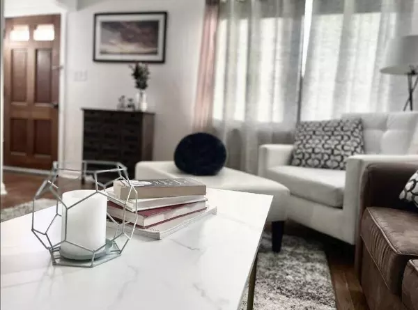 236 W Howard Ave, Milwaukee, WI 53207