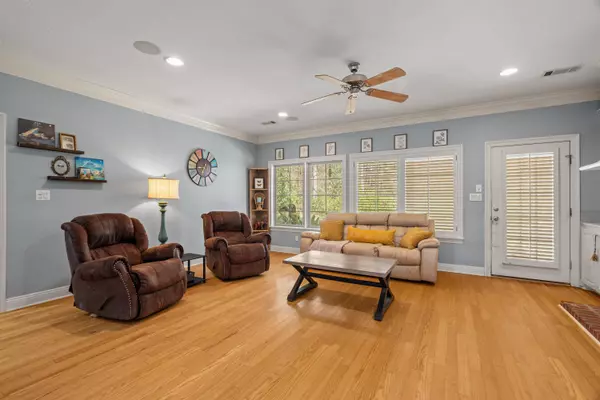 28 Classic Woods Dr., Hattiesburg, MS 39402