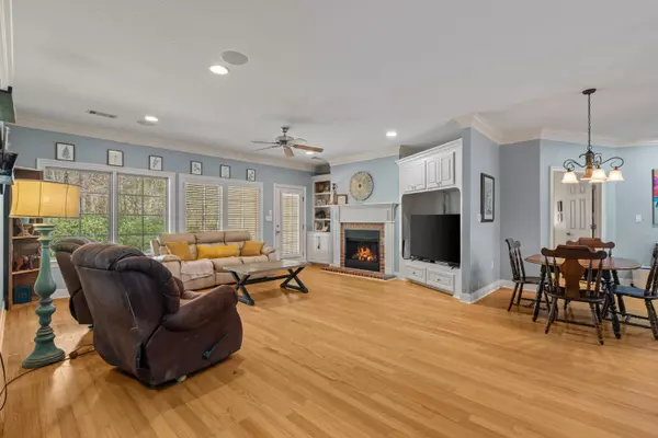 28 Classic Woods Dr., Hattiesburg, MS 39402