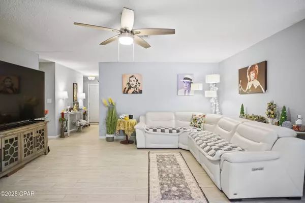 2779 Seminole DR, Marianna, FL 32446