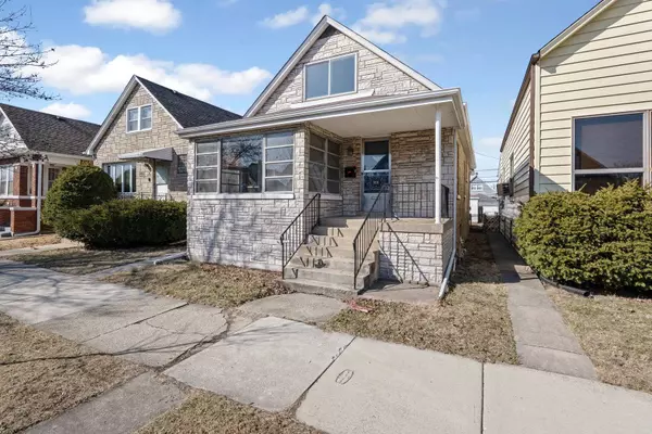 5038 W Byron Street, Chicago, IL 60641
