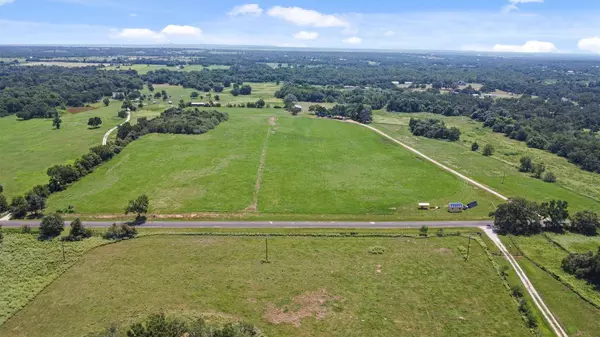 451 Pleasant Grove RD, Elgin, TX 78621