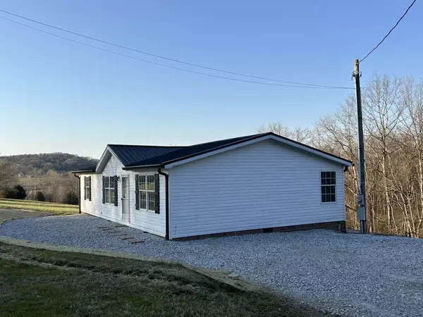 102 Hickman Creek Rd #S, Hickman, TN 38567