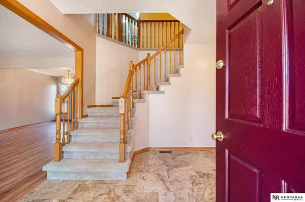 309 Fall Creek Road, Papillion, NE 68133