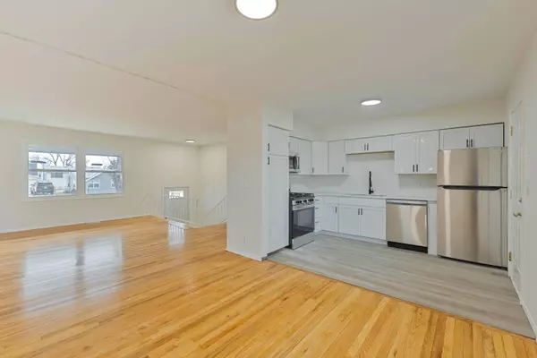 4020 BEL AIR DR, Council Bluffs, IA 51501