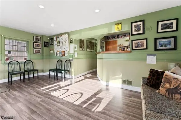 442 N Broad St, Elizabeth City, NJ 07208