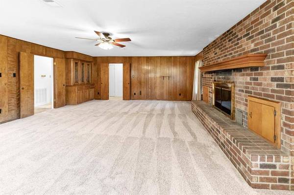 70 Paul Dixon RD, Huntsville, TX 77320